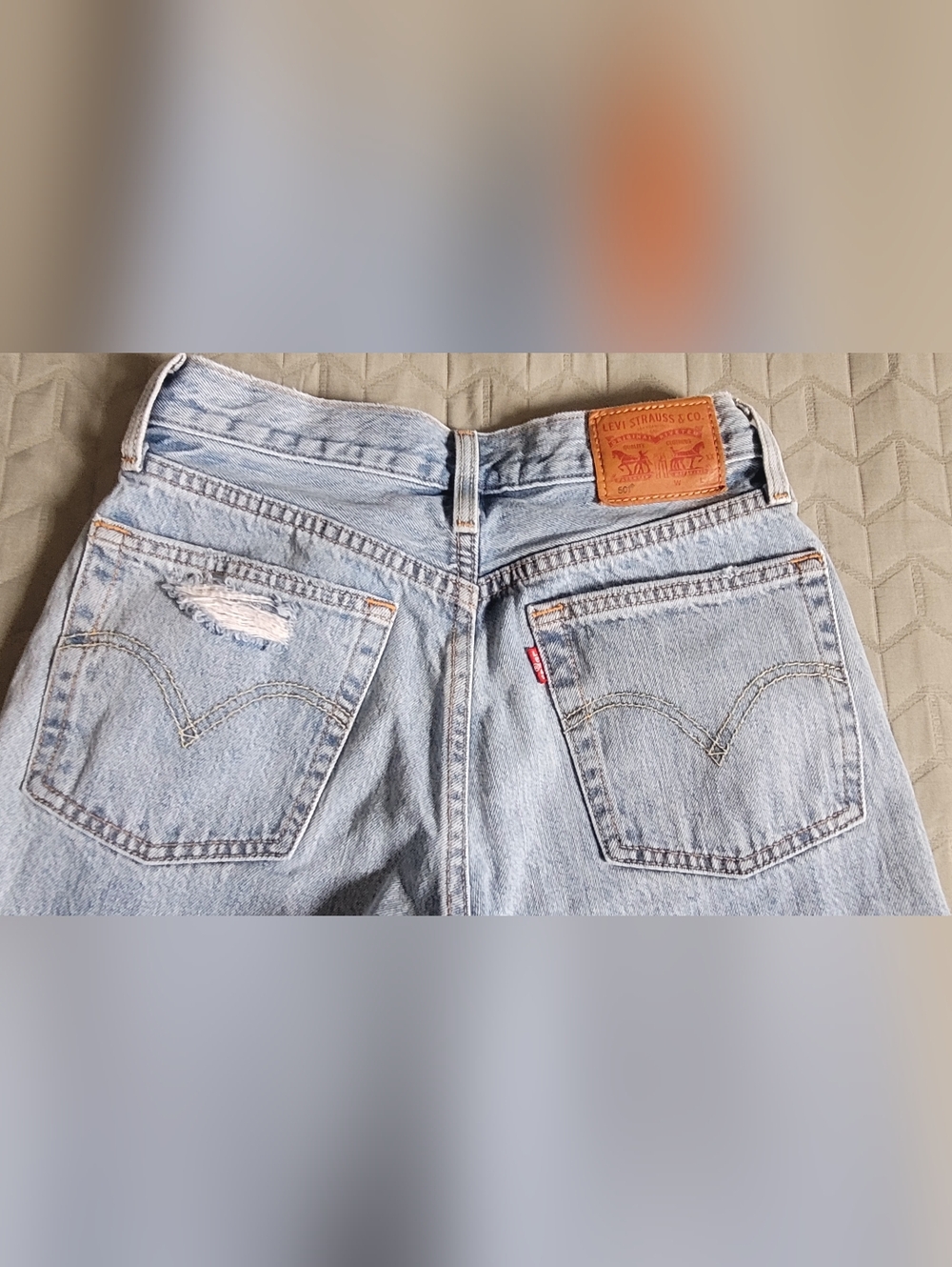 Levi's 501 Distressed Straight Leg Jeans Light Wash Mid Rise Vintage Size 24 - Picture 5 of 12